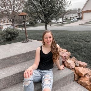 Meet your Posher, Averi